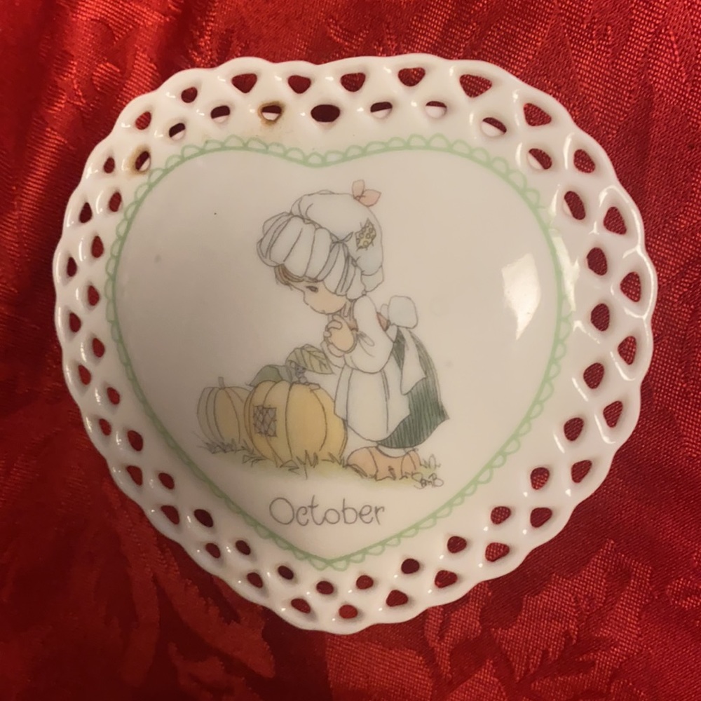 October dish*tissue box cover+❄️ ornament 3.5x2”👗 - Picture 5 of 16